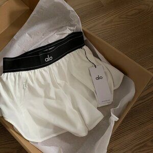 ALO Yoga White Athletic Shorts with Elastic Waistband and Built-in Liner